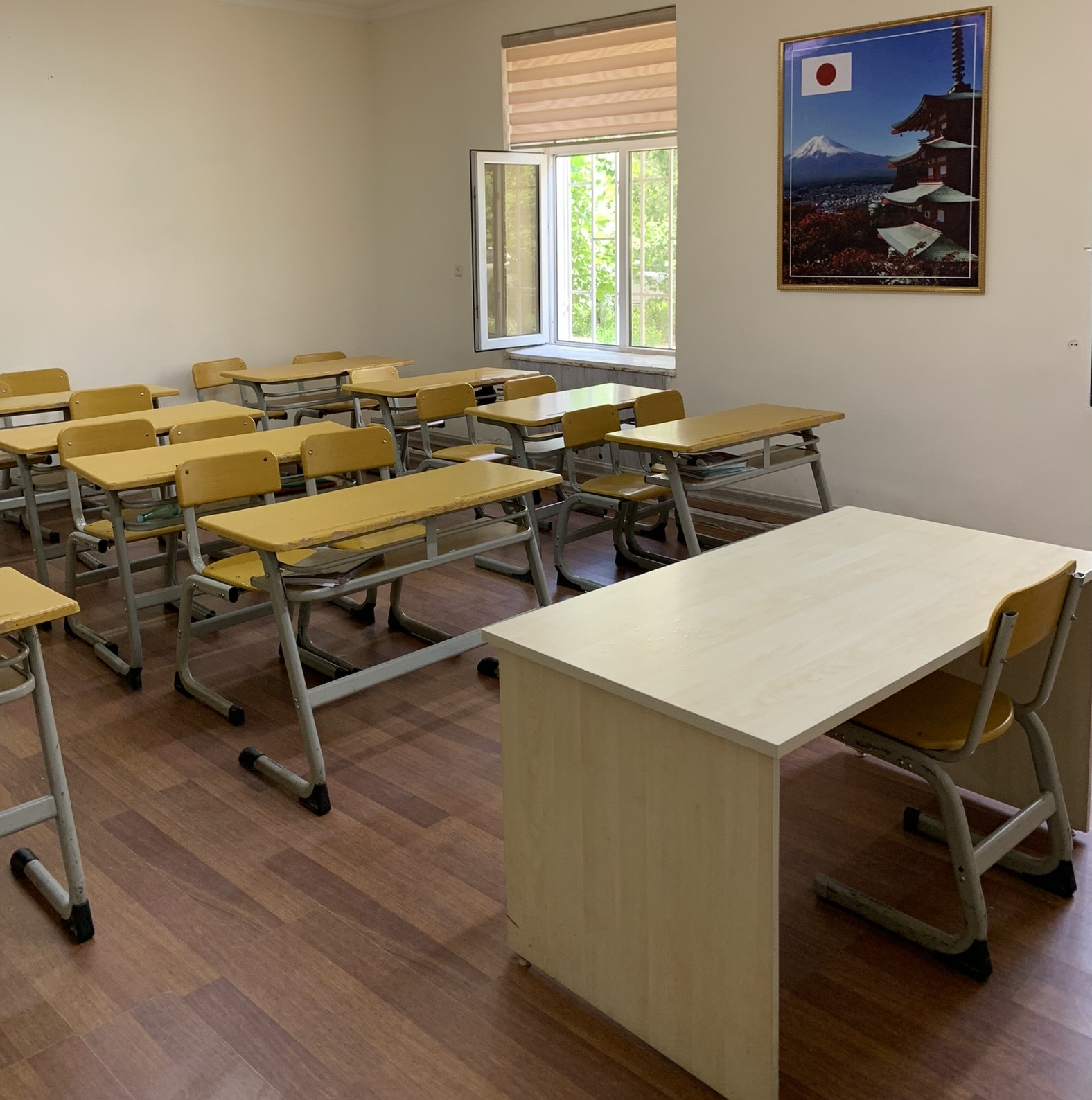 アザディ大学の教室風景の写真
