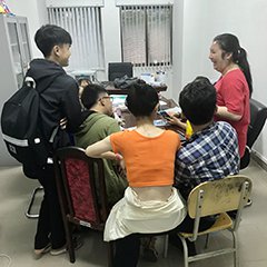 日本語事務室は学生の溜り場！の写真
