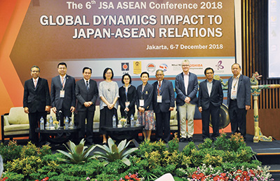 Photo of Executive Committee members gathering from various ASEAN member countries
