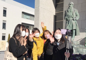 Photo of University Student Exchange Program by Zhaojiao (Showa Women's University) and Xining Center for “Face-to-Face Exchanges,” Spring 2022