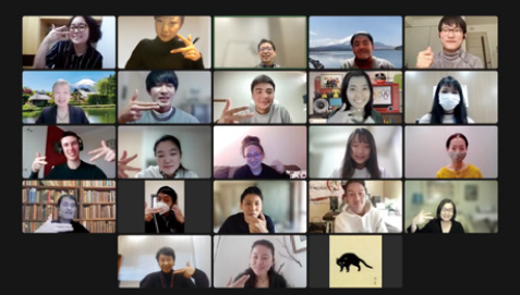 Image of online exchange between the Excellence Award winners and students of Meiji University