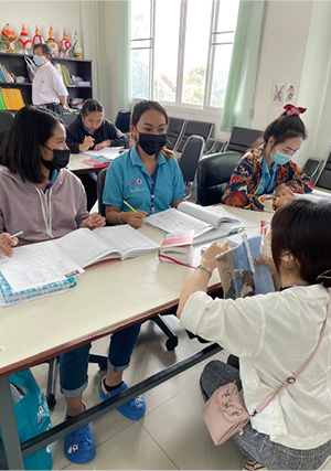 Photo of conducting interviews at a sending organization by a Japanese for Life in Japan Coordinator (Thailand)