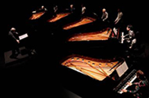 TPAMディレクション『5台のピアノのための音楽』の様子