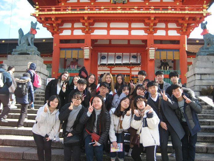 京都研修旅行（伏見稲荷大社にて）の画像