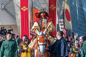 「地方の魅力」－祭りと文化での信玄公祭りの写真