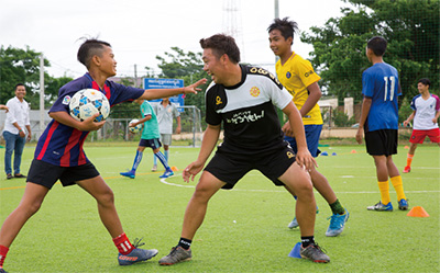 サッカーの試合中の写真