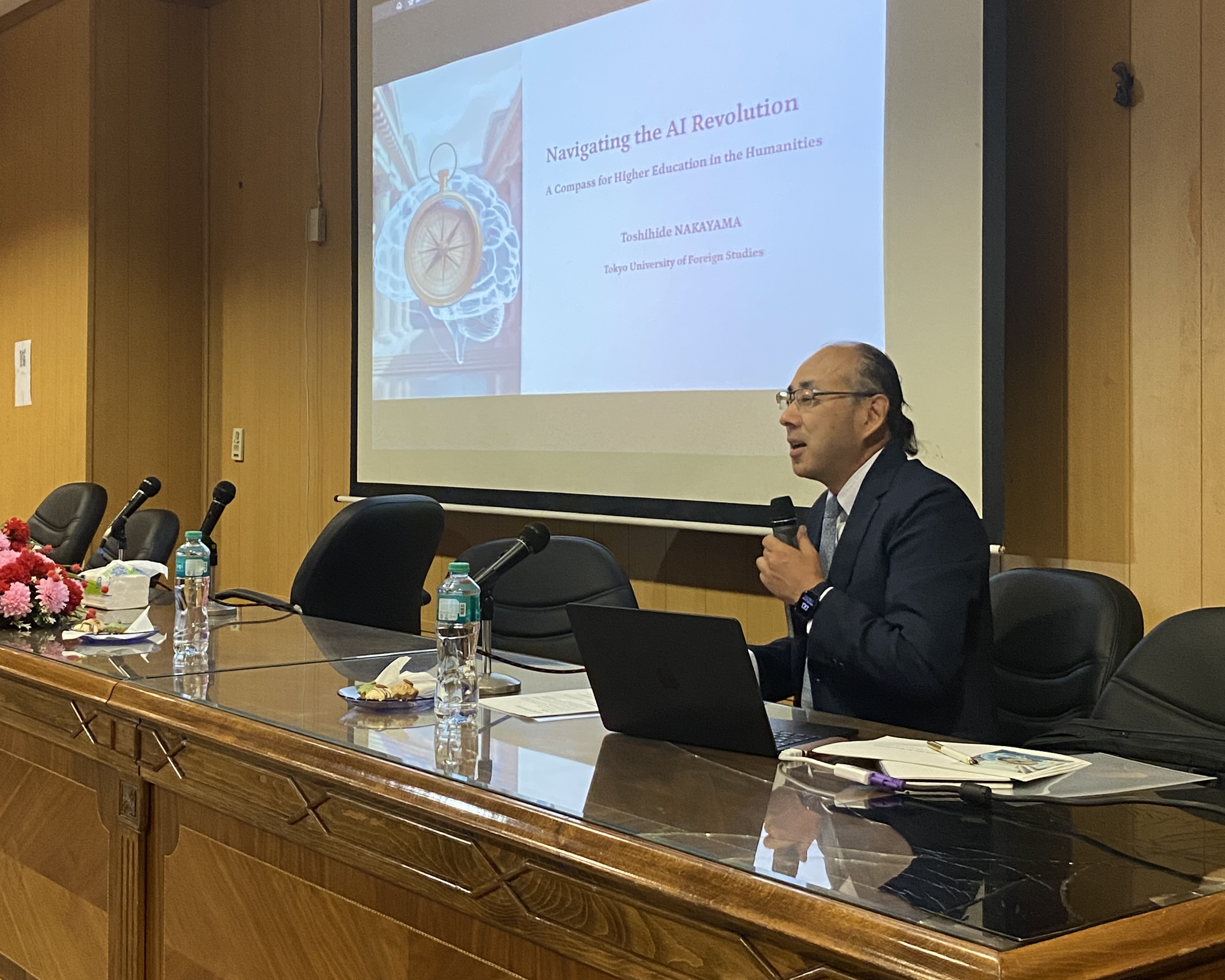 アインシャムス大学言語学部でのセミナーの様子