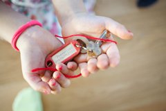 Photo of Chiharu Shiota's work: The Key in the Hand
