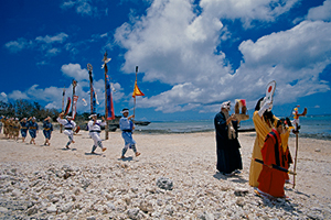 写真：黒島の豊年祭、奉納舞踊「ミルク」