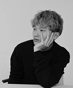 加藤拓也氏のポートレート