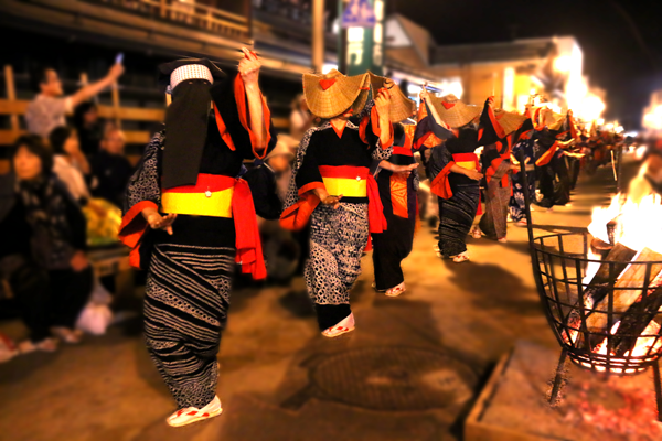 西馬音内盆踊りの写真