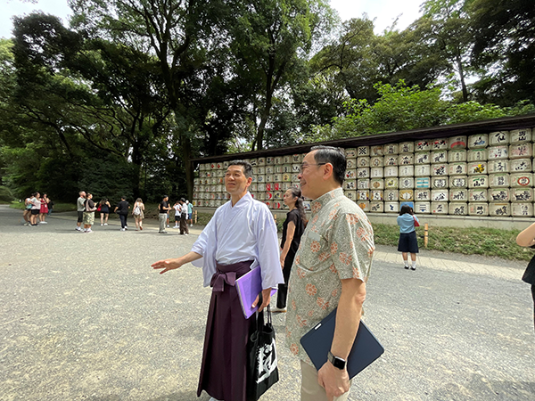 明治神宮で伊藤守康禰宜と交流。