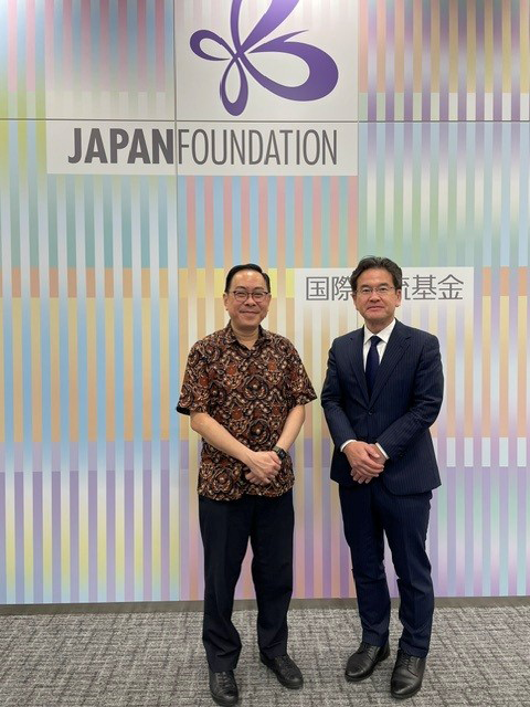 JFで世界宗教者平和会議日本委員会の篠原祥哲事務局長と記念撮影