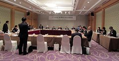 会議場の様子の写真