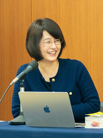 photo of Kimiyo Ogawa during the talk session