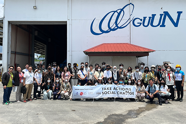 SM GUUN社を訪問した際の集合写真