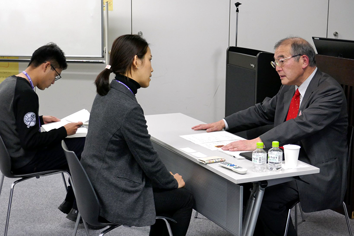 photo of Consultation on how to publish one’s research with Hokkaido University representatives