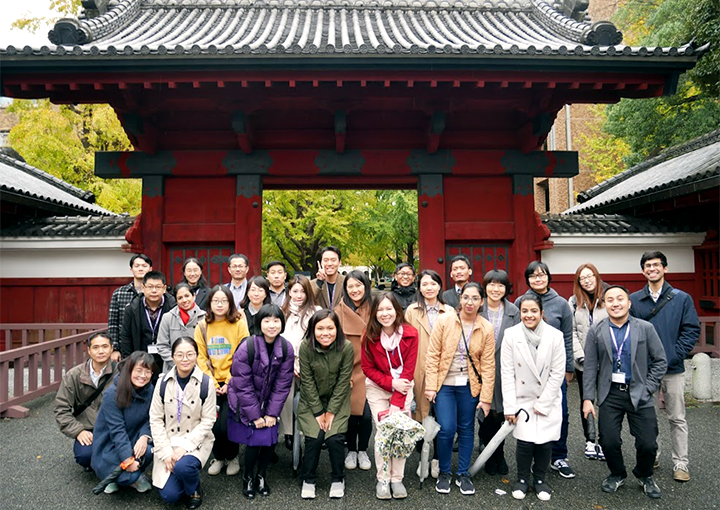 大学訪問・学生交流「東京大学訪問」集合の写真