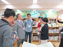 新宿区立西新宿小学校前の写真