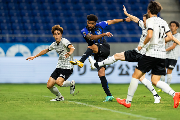 photo of Patric, with Gamba Osaka