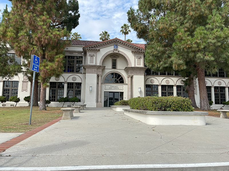 トーランス・ハイ・スクールの外観