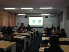日本語専科　論文発表の講義の様子の画像