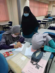 マレーシアで行なわれた俳句授業の写真