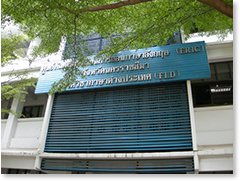 外国語学部の建物の写真