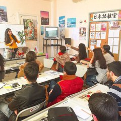 日本留学経験者による生け花の写真