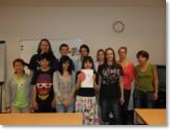 JFBP日本語講座初級クラスの教師と学生たちの写真