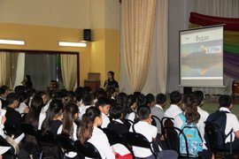 Picture of A Japanese-language traveling course for teaching about Japan and its language