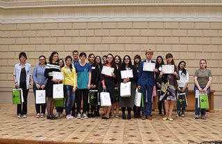 Picture of Students Participating in the 21st Ukrainian Japanese Speech Contest