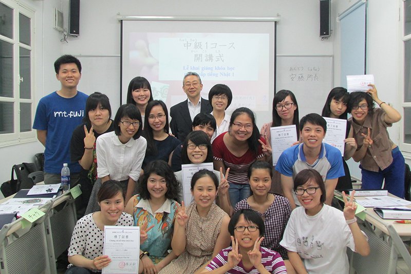 日本語専門家_ハノイＪＦ講座・中級クラス開校式の写真