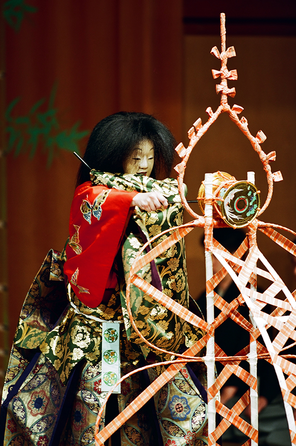 能『天鼓(てんこ)』の舞台の様子