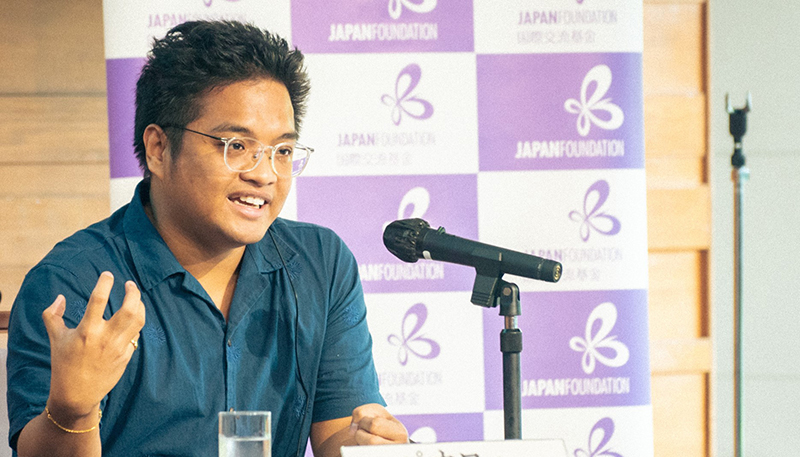 Photo of Paolo introducing himself