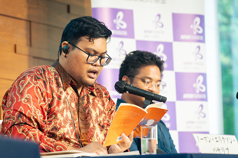 Photo of Paolo reciting the poem MyDreamJob