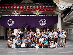 地方研修での着付け体験(金沢)の集合写真