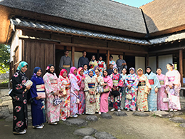 地方研修(名古屋/名古屋城)の集合写真