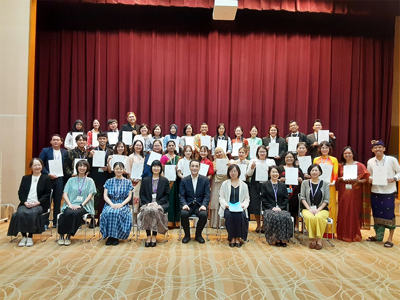 外国人材受入れのための日本語教師研修教授法(第1回)研修参加者の集合写真